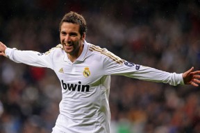 新加坡足球-杜兰特五赛季巅峰再现，澳洲球迷陷入疯狂